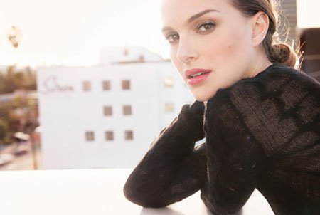 Natalie-Portman-Dior-lipstick