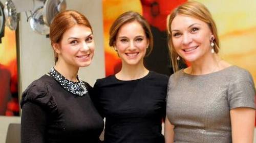 Natalie Portman visits Moscow hair salon