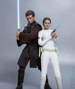 Read more about the article Padme & Anakin Hot Toys