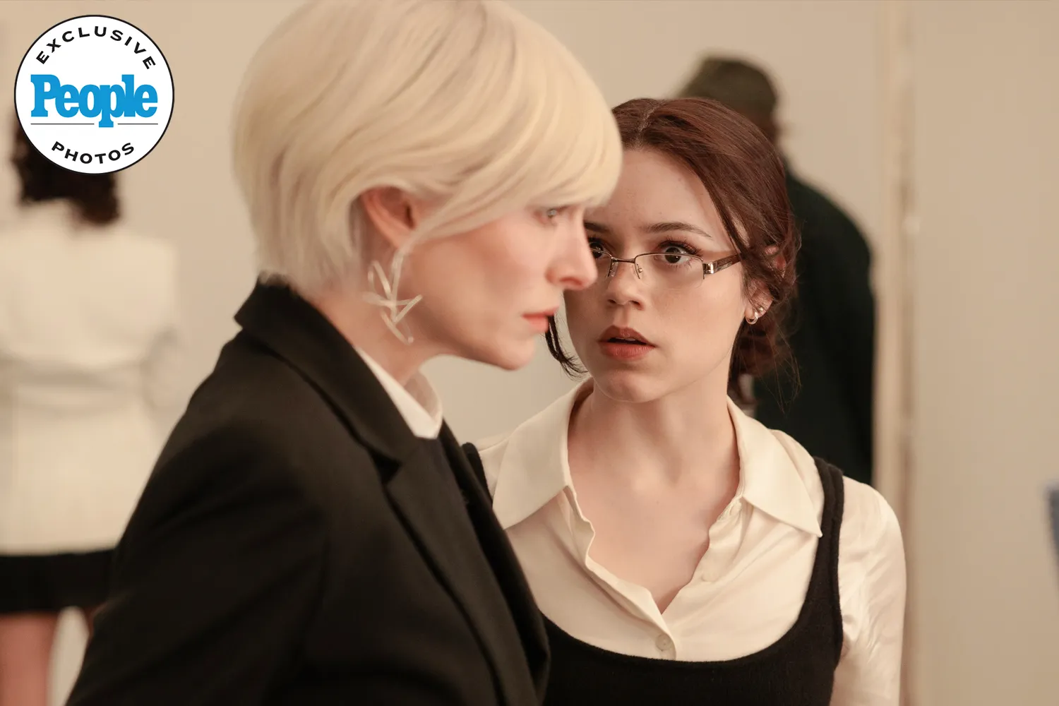 You are currently viewing New “The Gallerist” Stills in People Magazine